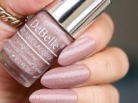 DeBelle Gel Nail Polish (Non- Uv) | Long Lasting | Seaweed Enriched |Chip Resistant | Toxic & Cruelty Free | (Angelic Saira) - 6ml