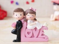 eCraftIndia Valentine Gift for Girlfriend Boyfriend | Love Cute Couple Statue Decorative Showpiece (Resin, Multicolor)| Valentine Day Gift for Husband Wife Her Him | Valentine Day Decoration Items