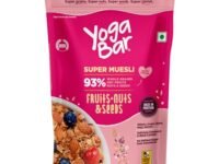 Yogabar Wholegrain Breakfast Muesli Fruits, Nuts + Seeds, 700 g (Super Saver Pack)