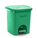 Signoraware 12 Liters Modern Lightweight Pedal Dustbin / Thrash Can Dustbins with Lid for Home Office / Non Garbage Smell / Unbreakable Single Mould / Heavy Duty Kitchen Bedroom Bathroom (12Ltr Green)