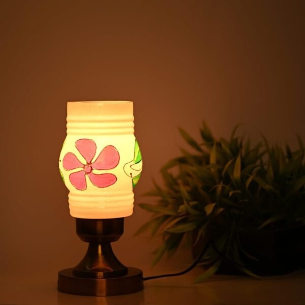 Artisanal Metal Table Lamp with Hand Decorated Glass Shade A Stylish Home Decor Accent, Pack of 4, 10 X 10 X 25 Cm.