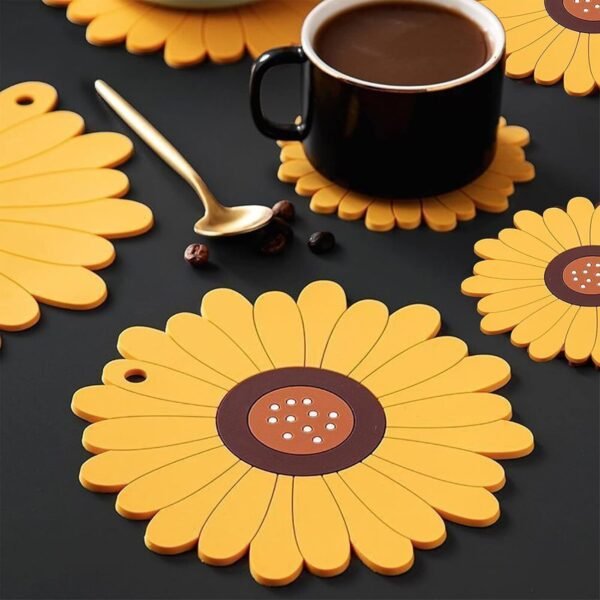Wolpin Table Coasters Set of 2 Sunflower Heat Insulation Pad for Big Hot Pots & Pans Casserole/Bowl/Placemats/Tea Coasters PVC Anti-Slip (15.5 x 15.5 cm) Waterproof