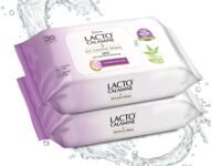 Lacto Calamine Oil Control Face Wipes 30N each- Pack of 2 | Makeup Remover Wipes | Wet Tissue for Face With Neem, Aloe Vera & Niacinamide | Wet Wipes for Women & Men | Pararben & Alcohol Free
