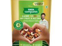 Tata Sampann Luxe Dry Fruit & Nut Mix, 200g, Source of Protein, Magnesium & Phosphorus, Rich in Dietary Fiber, Flavourful & Crunchy Snack, Almonds, Cashews, Green Raisins, Black Raisins, Pistachios, & Cranberries