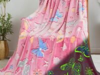 Happy Hues Butterfly Glow in The Dark Blanket-200 x 150 cm- Super Soft Fluffy Flannel Fleece All Season Blanket for Babies-Toddlers-Kids & Teens Boys & Girls- Best Gifting Ideas for 0-15 Years-Pink