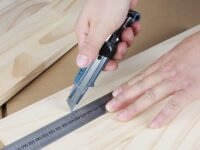 18MM Heavy Duty Utility Knife Box Cutter Retract Blades, Snap-Off Cutters with Rubber Grip for Cardboard, Boxes, DIY Crafts Blade for Cutting Paper, Carpet