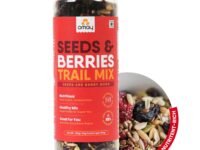Omay Foods Seeds & Berries Mix, 180g Jar | Trail Mix | Roasted Seeds, Dried Berries | Antioxidants, Omega-3 & Fibre | No Added Sugar | Oil-Free | Healthy Snack for Weight Loss