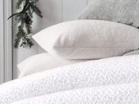 SASHAA WORLD Cotton Chevron Throw Blanket Handwoven with Fringes, XL Sofa Throw Blanket/Bedcover (170x250 cm, White)