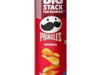 Pringles Original | Potato Chips | Classic Salted Potato Chips | Crispy Snack | Crunchy Snack for Movies, Games & More | On-the-Go Can | 141g